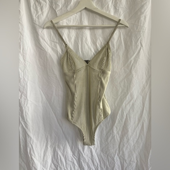 Zulu & Zephyr Husk Stripe Textured One Piece Swimsuit Size 6 - Picture 2 of 12